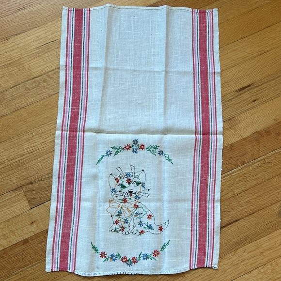 Vintage Hand Embroidered Cat & Dog Tea Towels - Picture 4 of 11